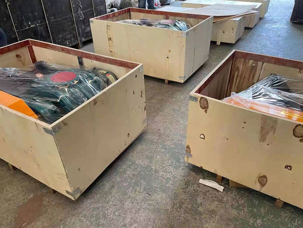 開工啦！發(fā)往佛山XQSSR150羅茨鼓風機 30KW4臺(圖1)